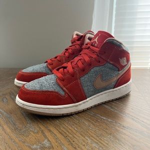 Jordan 1 Mid Denim Red
